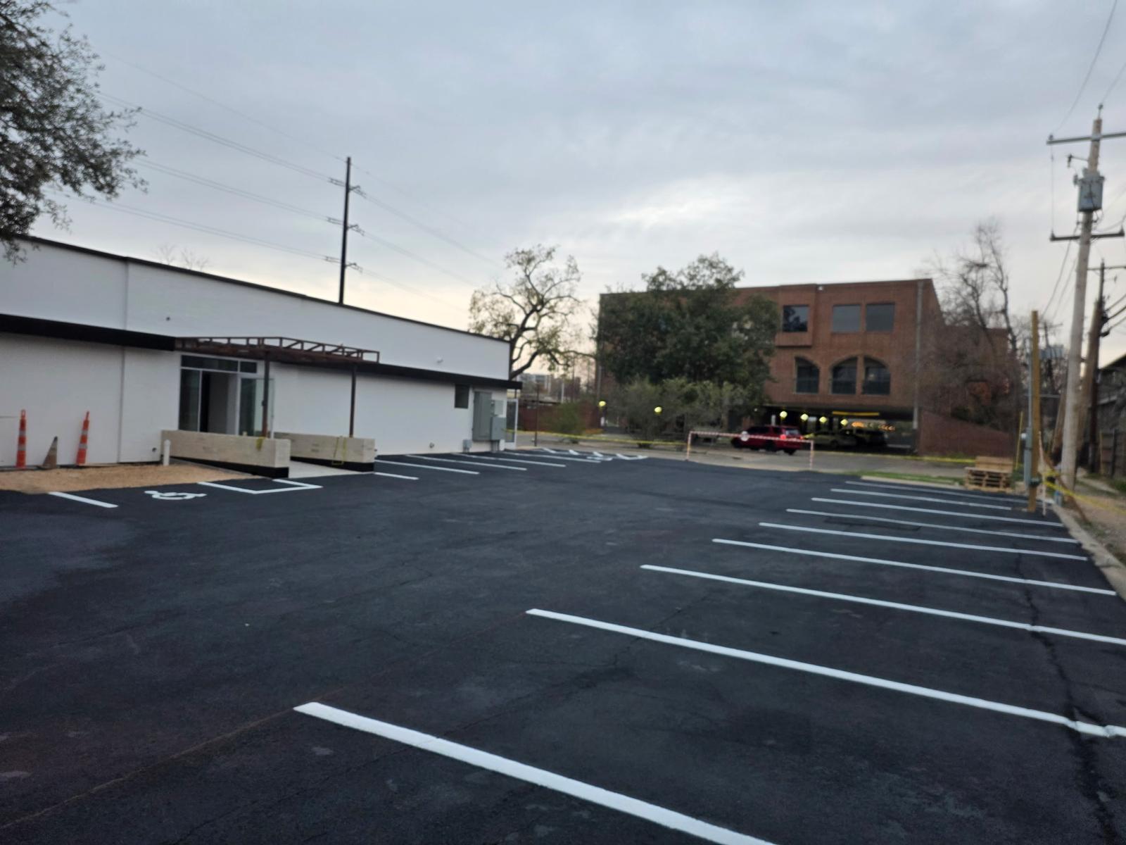 Benefits of Sealcoating Your Parking Lot WIth Two Coats